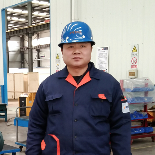 模範車間(jiān)主任-蔣忠濤.jpg 模範車間(jiān)主任-蔣忠濤.jpg